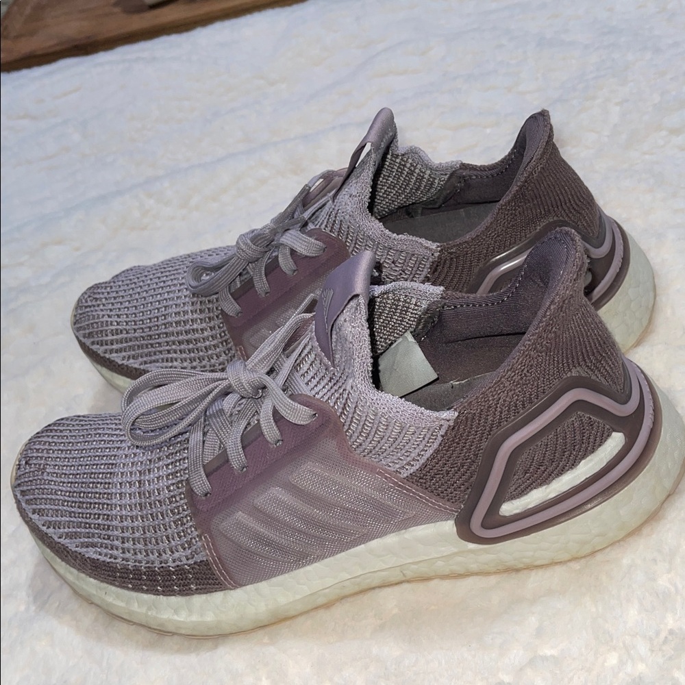 Adidas UltraBoost - Picture 2 of 10